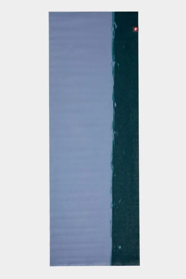 MANDUKA // eKO SUPERLITE TRAVEL YOGA MAT - 1kg - CEDAR