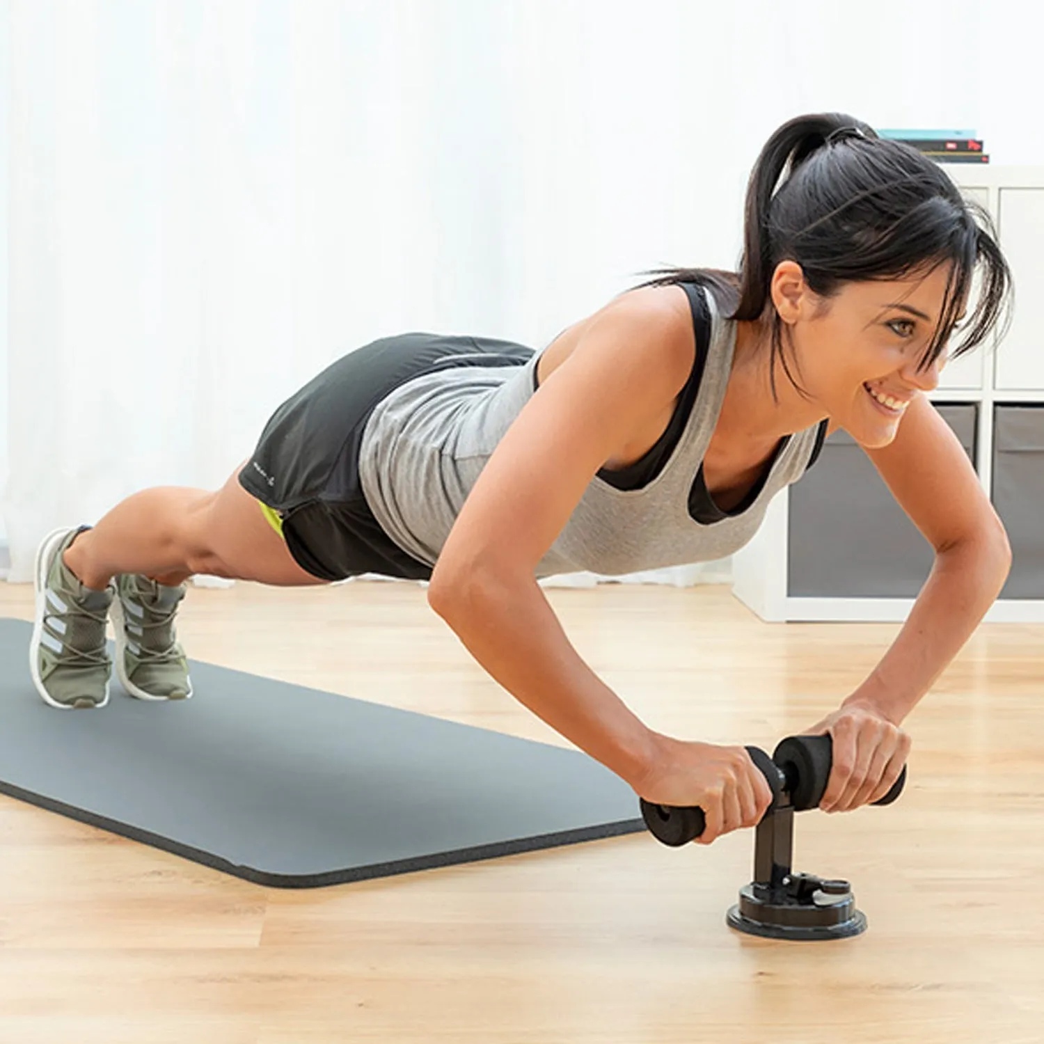Suction Sit Up Tool Used To Handle Tapes And Cut Them Easily.